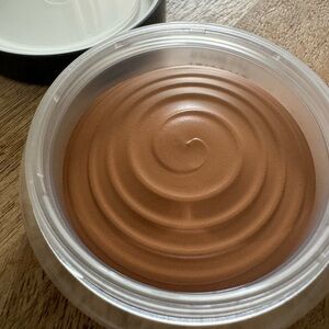 Chanel Les Beige Health Glow bronzing cream